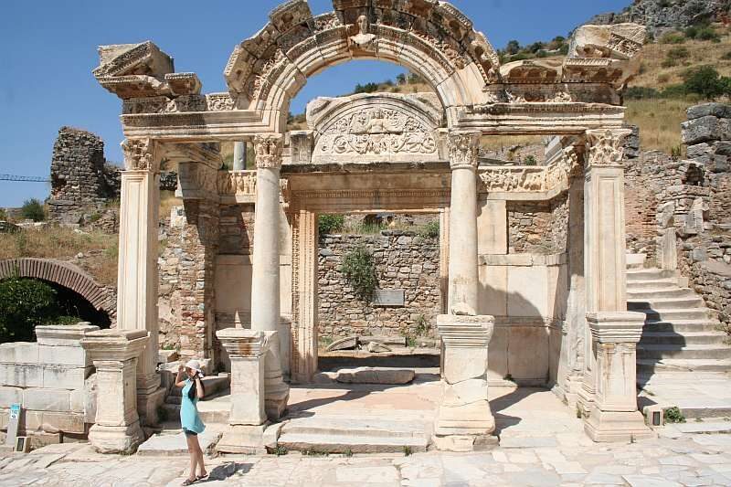 From Kusadasi or Izmir: Ephesus Private Tour - Selçuk stop: lunch and a reset between ancient giants