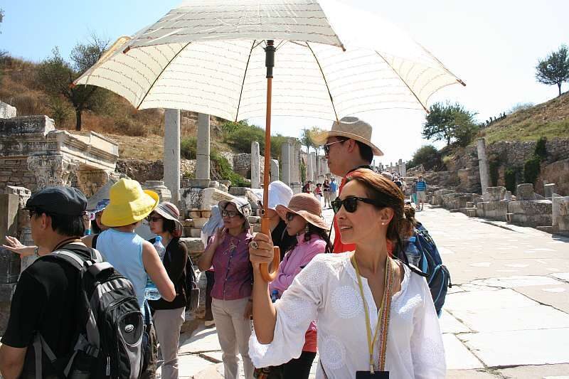 From Kusadasi or Izmir: Ephesus Private Tour - The guide makes the difference: the names you’ll remember