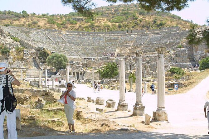 Kusadasi Port Private Ephesus Tour with LUNCH - Port pickup and air-conditioned transport (why it matters)