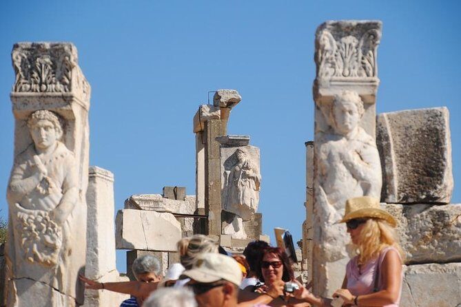 Kusadasi Port to Ephesus, House of Virgin Mary, St.John Church - The meeting point at Kusadasi Port: how you avoid the first-stress problem