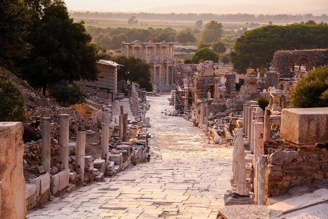 Kusadasi Shore Excursion: Ephesus Sightseeing Tour with Lunch - What Ephesus looks like with a guide (and why it matters)